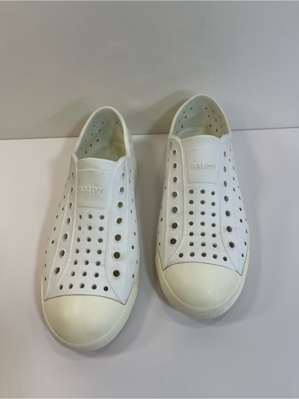 Native Kids Girls' Jefferson White Slip-On Shoes, Size J3 Water Shoe Slip On